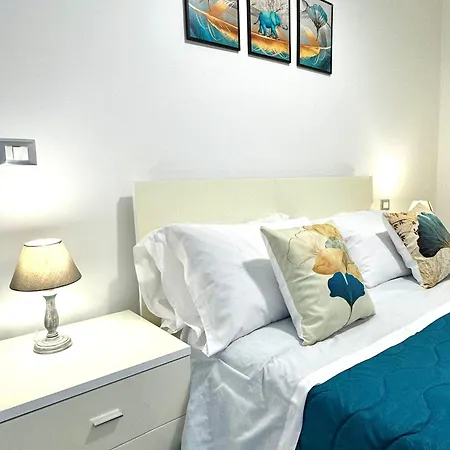 Apartment Dreams Isola